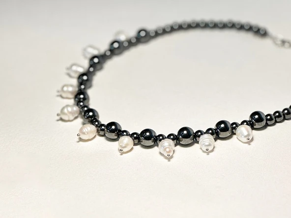 İNCİLİ HEMATİT KOLYE ürün görseli