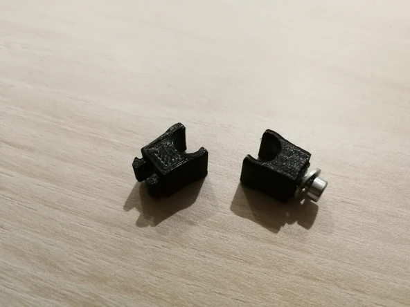 print studio Ford Fiesta MK5 Facelift Kaput tutucu klipsleri (2li set) ürün görseli