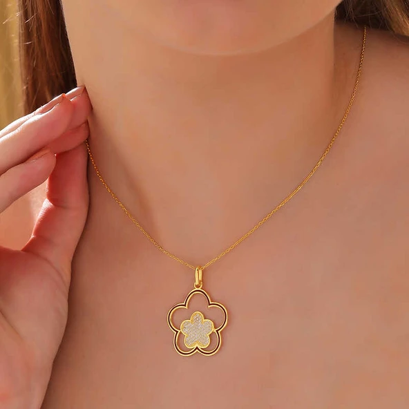 ​925 Ayar Gümüş Gold Çiçek Desenli Kadın Kolye - Resim 3