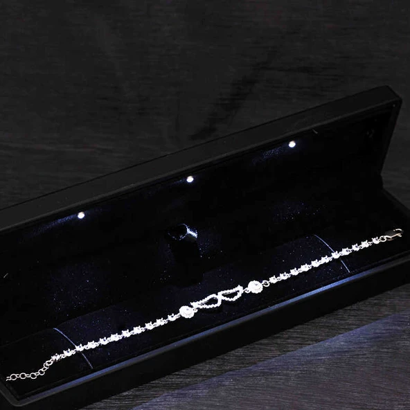 Gümüş Işıklı Kutulu Melek Kanadı Kadın Bileklik ürün görseli 1