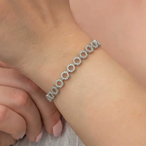 Gümüş Çember Beyaz Taşlı Su Yolu Kadın Bileklik - Resim 3