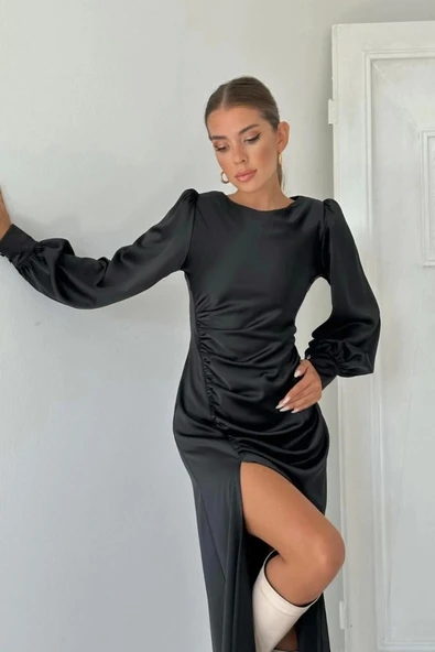 Siyah Yanı Büzgülü Yırtmaçlı Saten Elbise - 2