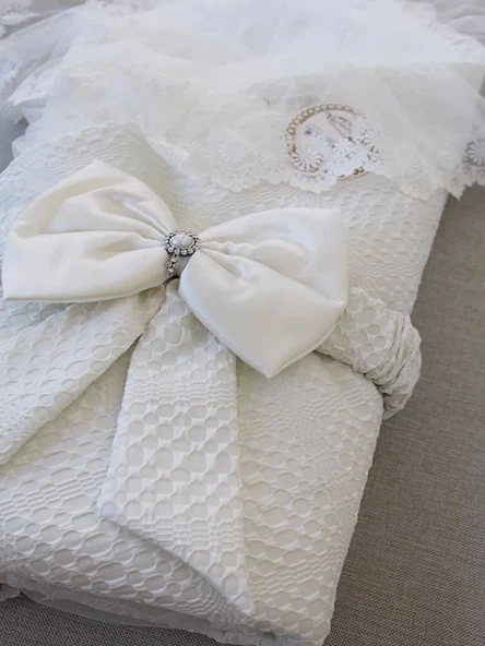 Yenidoğan Erguvan Kenar Fistolu Kundak Bebek Battaniyesi Ekru - Resim 3