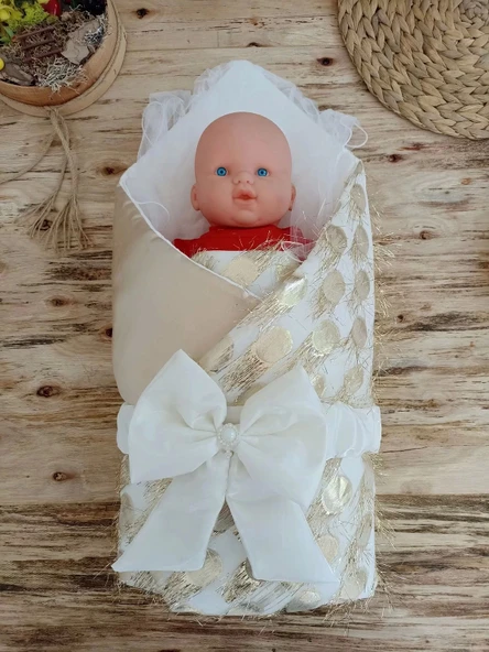 Yenidoğan İzmir İncisi Tül İşlemeli Pamuklu Fiyonklu Kundaklı Lüks 3lü Alt Açma Seti Gold - 2