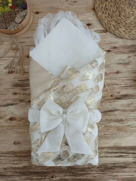 Yenidoğan İzmir İncisi Tül İşlemeli Pamuklu Fiyonklu Kundaklı Lüks 3lü Alt Açma Seti Gold - 4