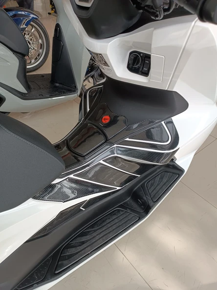 Honda PCX 125 2025 ile Uyumlu Kaydırmaz 6D Karbon 44 Parça Tank Pad Seti GC40 - Resim 2