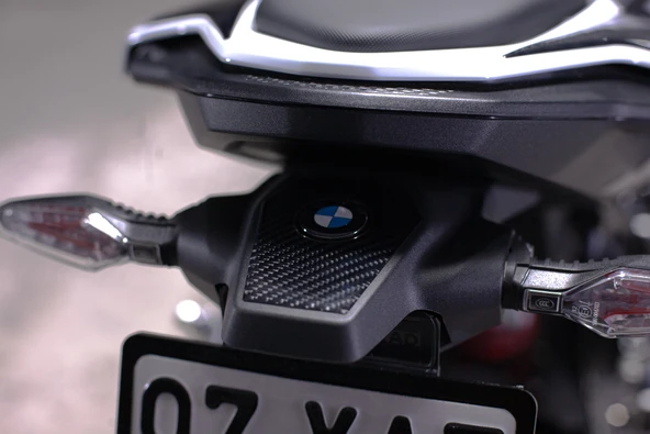 BMW S1000RR 2024-2025 ile Uyumlu Kaydırmaz 6D Karbon 28 Parça Tank Pad Seti GC43 - Resim 3
