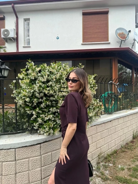 Kısa Kollu Uzun Yandan Yırtmaçlı Elbise - Kahverengi - 4