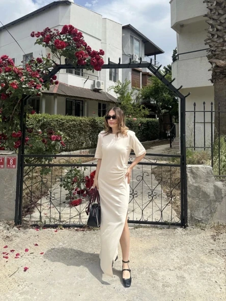 Kısa Kollu Uzun Yandan Yırtmaçlı Elbise - Beyaz
