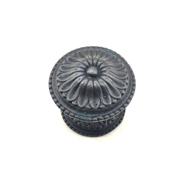 Antika Tarz Dekoratif Pirinç Papatya Kapı Babası - 73mm, Oksit ürün görseli