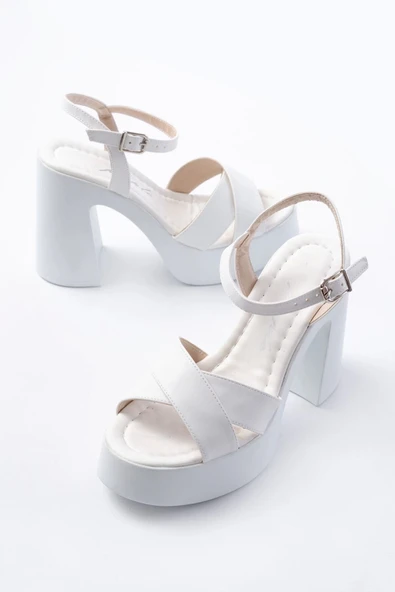 P-105 Beyaz Çapraz Kalın Topuklu Kadın Sandalet - 5