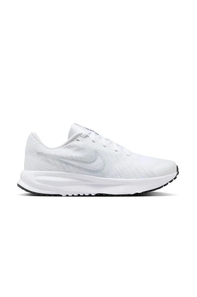 Nike Run Defy HM9593-103 Beyaz Kadın Spor Ayakkabı - 1