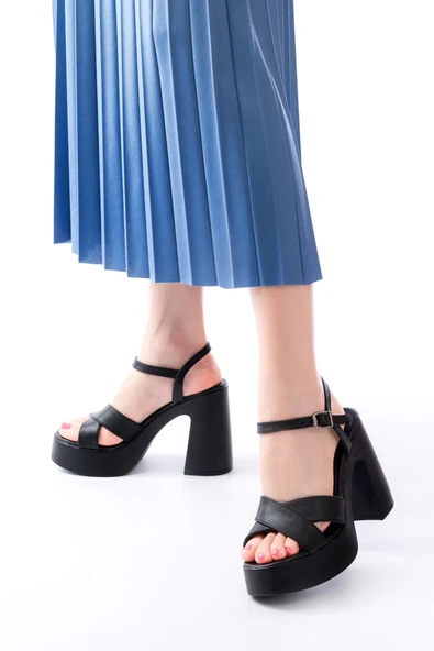 P-105 Siyah Çapraz Kalın Topuklu Kadın Sandalet - 2