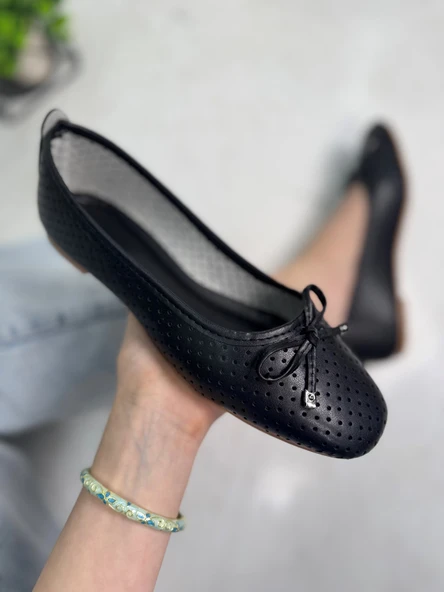 Günlük Kadın Delikli Babet Fiyonklu Metal Detaylı Yumuşak Dikiş Taban Hafif Rahat Ayakkabı 114