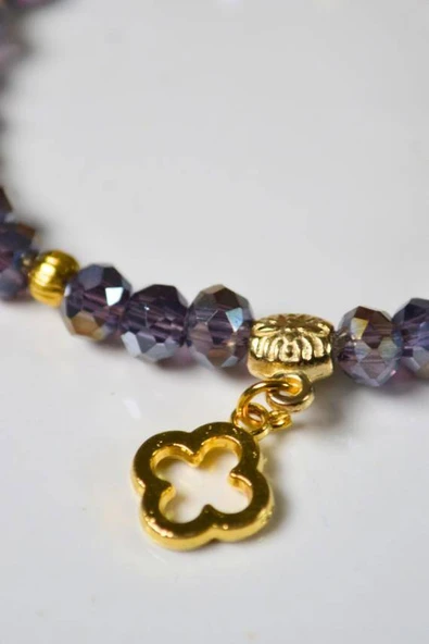 Işıltılı Boncuklu ve Charm Detaylı Bileklik Mor – Zarif, Şık ve Farklı Desenlerle Tasarlanmış Özel Aksesuar - Resim 2