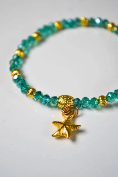 Işıltılı Boncuklu ve Charm Detaylı Bileklik Yeşil– Zarif, Şık ve Farklı Desenlerle Tasarlanmış Özel Aksesuar - Resim 2