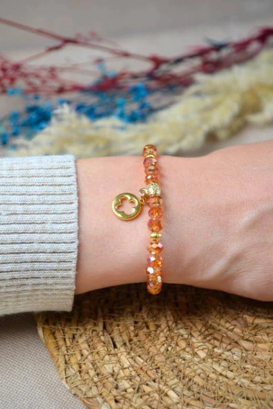 Işıltılı Boncuklu ve Charm Detaylı Bileklik Turuncu – Zarif, Şık ve Farklı Desenlerle Tasarlanmış Özel Aksesuar ürün görseli