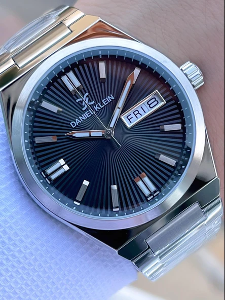 Daniel Klein Çelik Kordonlu Takvimli Kadran 3 Atm Suya Dayanıklı Erkek Kol Saati E.14060.1 - Resim 2
