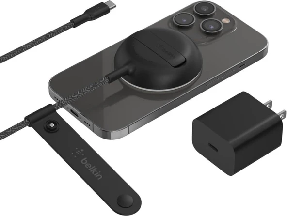 Belkin MagSafe için Kablosuz Şarj Cihazı, 15 W Hızlı Şarj Pedi (PSU Dahil Değildir), Tekme Standı ve 6.5ft Uzun Örgülü Kablo, iPhone 15, 15 Pro, 15 Pro Max, 14 ve 13 ve iPhone Mini ile Uyumlu -Teşhir