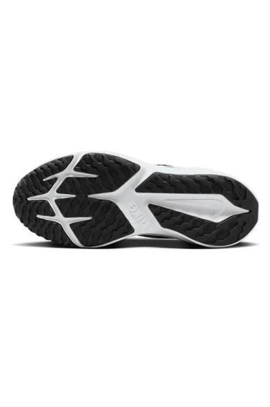Nike Star Runner 4 DX7615-001 Siyah Kadın Ayakkabı - 6
