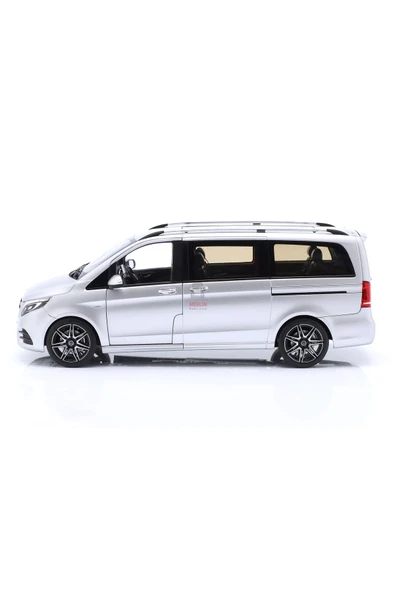 Mercedes-Benz V class AMG-Line minibus 1/18 Beyaz - 3