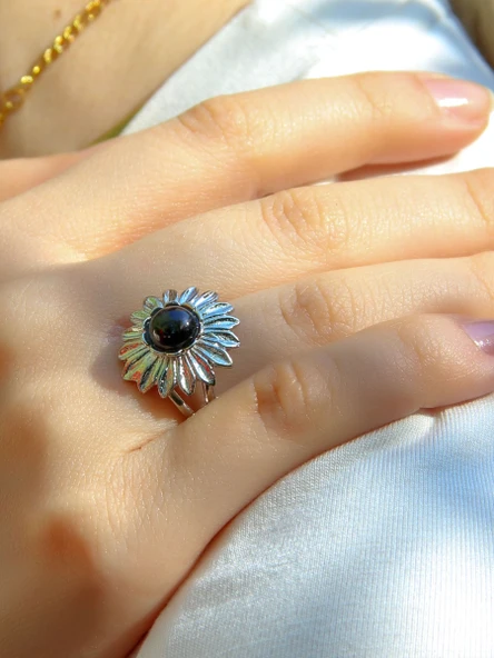 Doğal Taş Oniks Doğal Taşlı Papatya Modelli Kadın Ayarlanabilir Gümüş Kaplama Yüzük euy64or ürün görseli