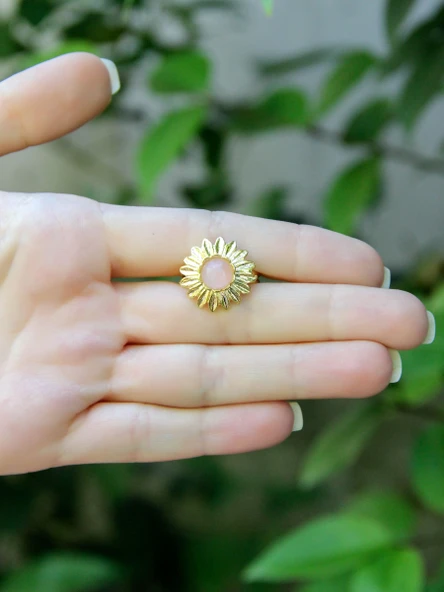 Doğal Taş Pembe Kuvars Doğal Taşlı Papatya Modelli Kadın Ayarlanabilir Altın Kaplama Yüzük euy64pkg - Resim 3