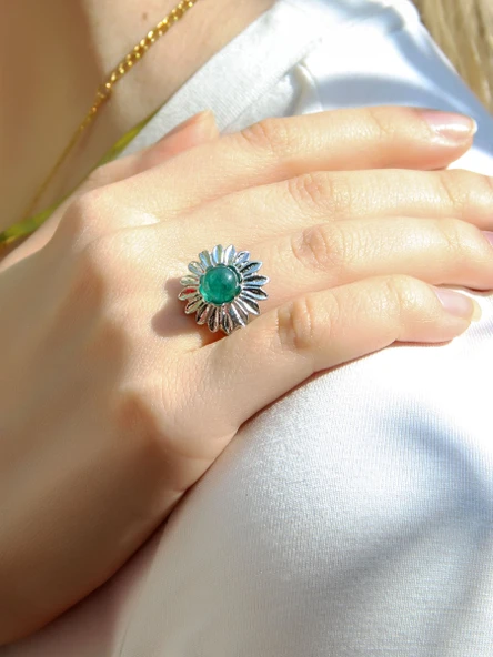 Doğal Taş Yeşil Akik Doğal Taşlı Papatya Modelli Kadın Ayarlanabilir Gümüş Kaplama Yüzük euy64yar ürün görseli