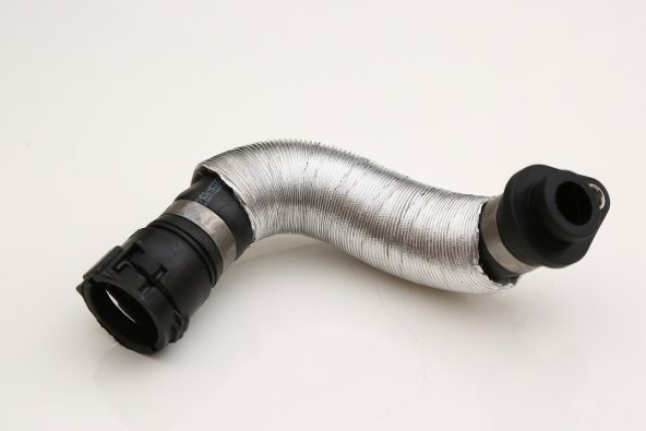 BMW E60 E87 E90 RADYATÖR HORTUMU 11537572159-11537530647 ürün görseli 1