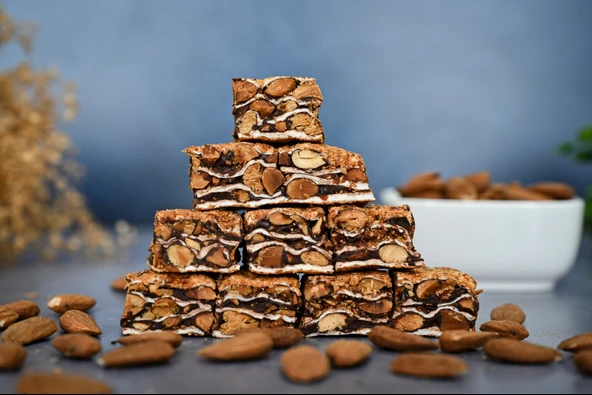 Tadım Dünyası Bademli Çikolatalı Baklava Türk Lokumu 500 gr