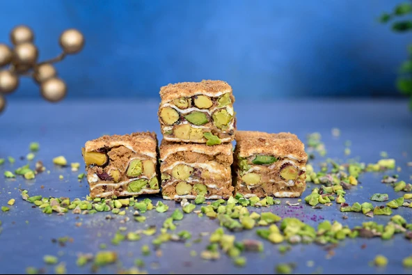 Tadım Dünyası Lotus Fıstıklı Kremalı Baklava Türk Lokumu 500 gr