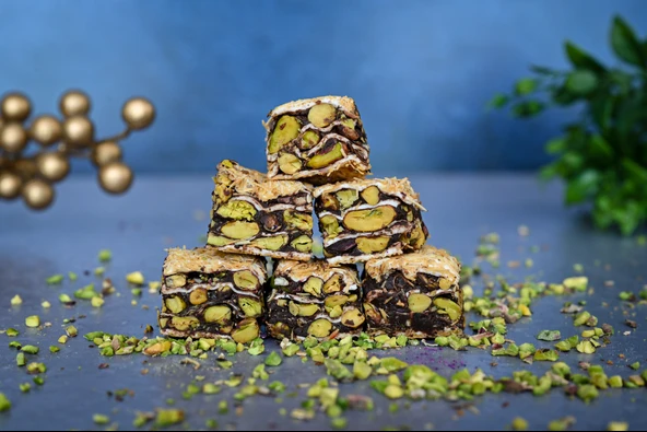 Tadım Dünyası Kadayıflı Çikolatalı Fıstıklı Baklava Türk Lokumu 1000 gr