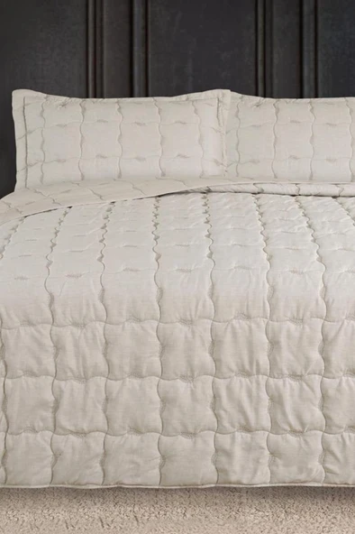 Lesya Nakışlı Elyaf Dolgulu Çift Kişilik 240x260 Cm Yatak Örtüsü Krem ürün görseli