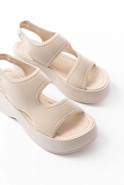 24414-573 Bej Dalgıç Günlük Dolgu Topuk Kadın Sandalet - Resim 5