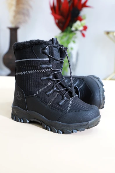 Kidessa 1475 Anatomik Tabanlı Çocuk Kar Botu ürün görseli