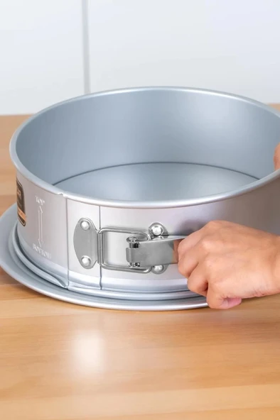 Acar Mate Yuvarlak Kelepçeli Kek Kalıbı 31 cm 5779 - 3