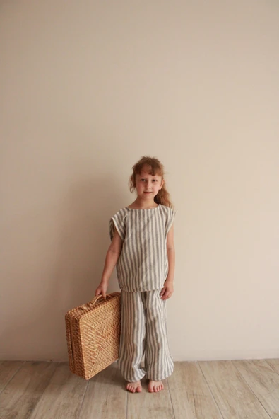 Gri Çizgili Sırt Detaylı Müslin Takım - Resim 3