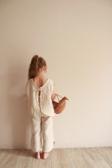 Bej Çizgili Sırt Detaylı Müslin Takım ürün görseli