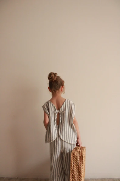 Gri Çizgili Sırt Detaylı Müslin Takım - Resim 2