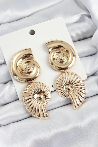MuI MuI Pirinç Sarmal Sallantılı Deniz Kabuğu Vintage Model Gold Renk Küpe ürün görseli 1