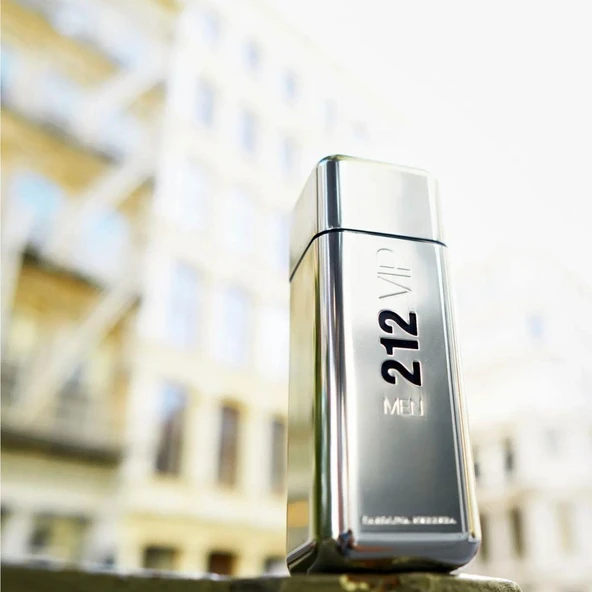 Carolina Herrera 212 Vip Men EDT 100 ml Erkek Parfümü - 5