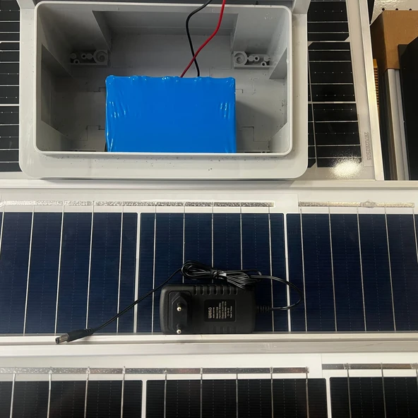 SunPro 210 Taşınabilir Güç Kaynağı Solar Jenaratör Hazır Set 12 Ah Lifepo4 - 4