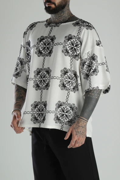 Siyah Nakış İşlemeli Oversize T-Shirt - 2