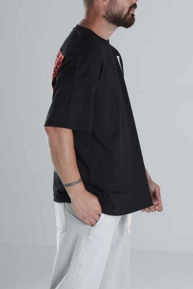 Halı Desenli Siyah Tasarım T-Shirt - 4