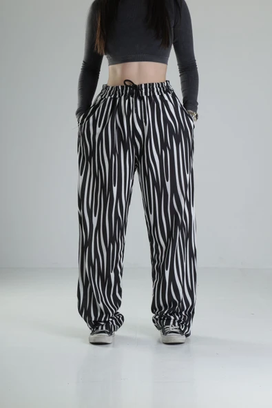 Rahat Kesim Desenli Baggy Pantolon