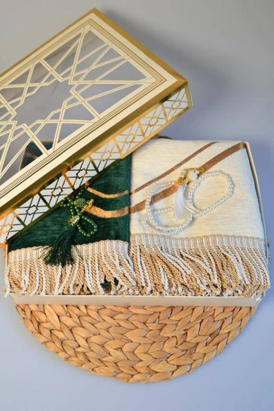 Çiftlere Özel Kalpli Kadife Eş Seccade ve İnci Tesbih Seti Yeşil – Vav Detaylı, Hediye Kutulu - Resim 7