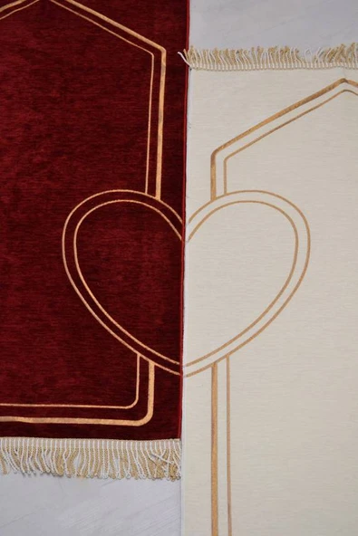 Çiftlere Özel Kalpli Kadife Eş Seccade ve İnci Tesbih Seti Kırmızı– Vav Detaylı, Hediye Kutulu - Resim 3