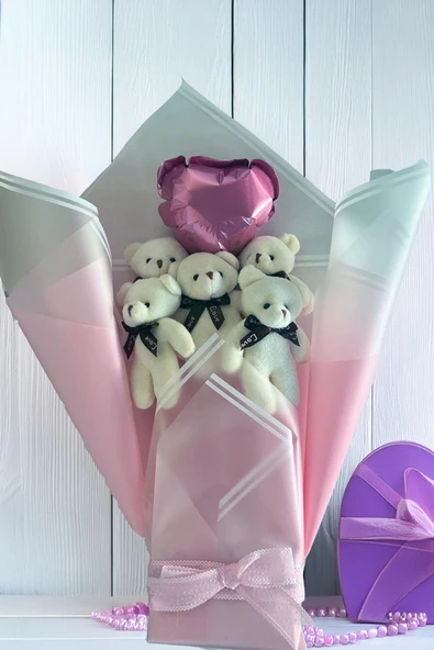 Yumoş Beyaz Ayıcıklı Pembe Peluş Ayıcık Buketi – Kalpli Balonlu Romantik Hediye