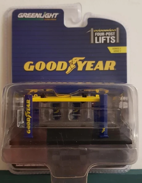Greenlight Good Year Tires Four-Post Lifts Series 4 1/64 Model - Resim 2