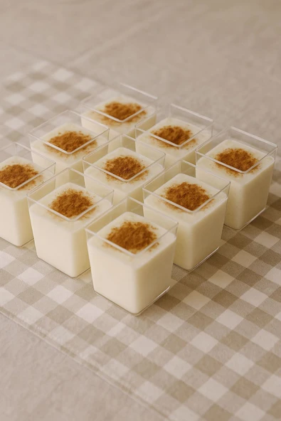 10’lu Kare Plastik Tatlı Sunum Bardakları – Şık ve Hazır İkramlık Set – 220 ML - 3